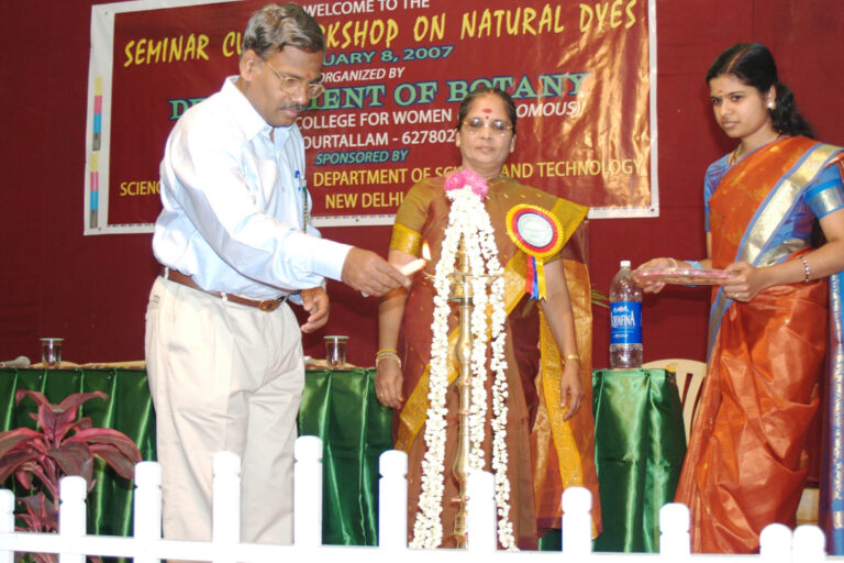 parasakthi-college-courtalam-temple-paintings-natural-dyes.jpg 1